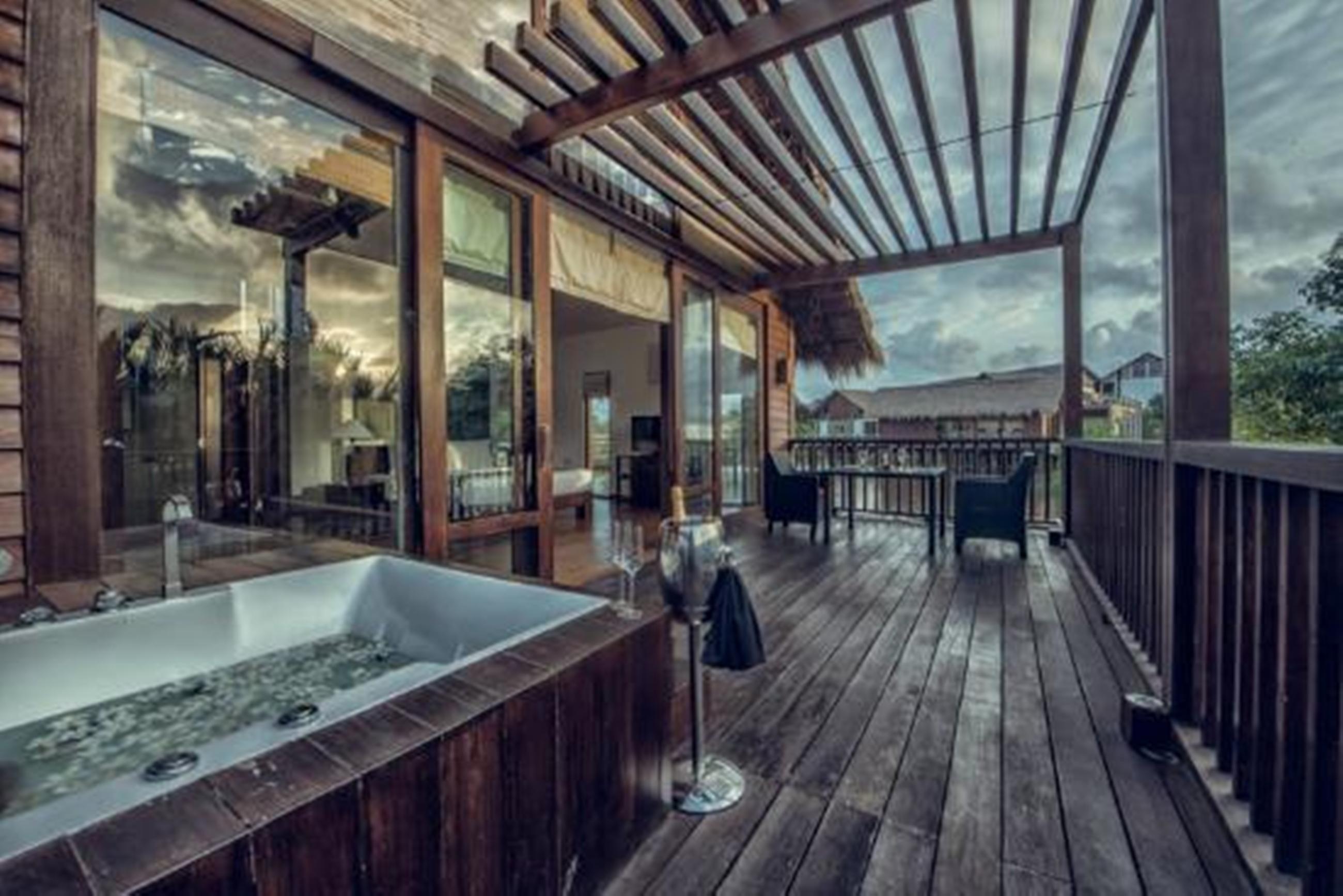 Suriya Resort Wayikkal Bagian luar foto