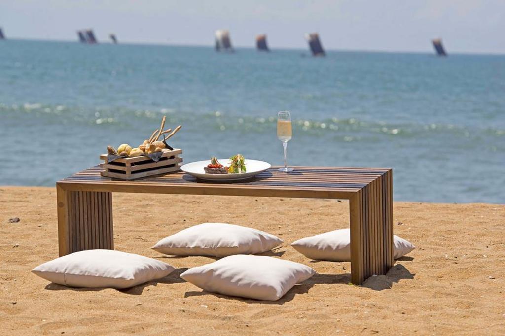 Suriya Resort Wayikkal Bagian luar foto